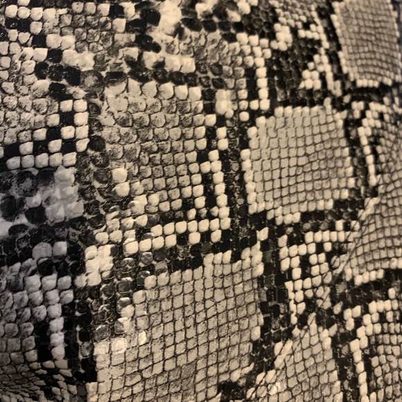 NWT ZARA snake print trousers - Picture 4 of 5